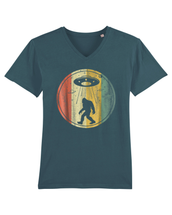 Vintage Retro Classic Bigfoot Sasquatch Alien UFO Stargazer