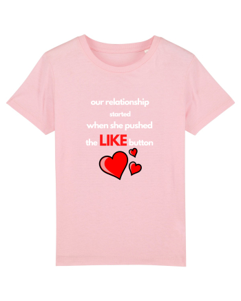 Relatia noastra a inceput cand ea a apasat butonul de „IMI PLACE” Cotton Pink