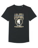 All Men Are Equal Legends Are Born In December Tricou mânecă scurtă guler larg Bărbat Skater