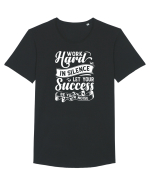 Work Hard in silence, let your succes be your noise Tricou mânecă scurtă guler larg Bărbat Skater