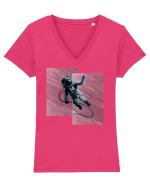 Astronaut floating between dimensions Tricou mânecă scurtă guler V Damă Evoker