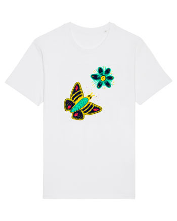Culori , un fluture si o floare White