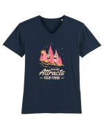 Pentru montaniarzi - Your vibe attracts your tribe Tricou mânecă scurtă guler V Bărbat Presenter