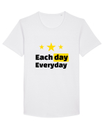 Each day. Everyday.  Tricou mânecă scurtă guler larg Bărbat Skater