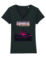 Synthwave  1982 pyramid limited edition Tricou mânecă scurtă guler V Damă Evoker