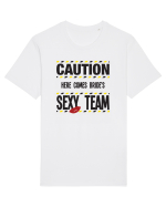 Caution - here comes brides sexy team Tricou mânecă scurtă Unisex Rocker