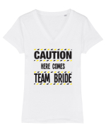 Caution - here comes team bride Tricou mânecă scurtă guler V Damă Evoker