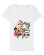 When life gets blurry adjust your focus Tricou mânecă scurtă guler V Damă Evoker