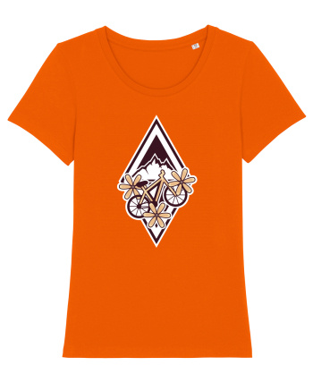 Cu bicicleta pe munte printre flori Bright Orange