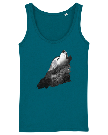Wolf howling Ocean Depth