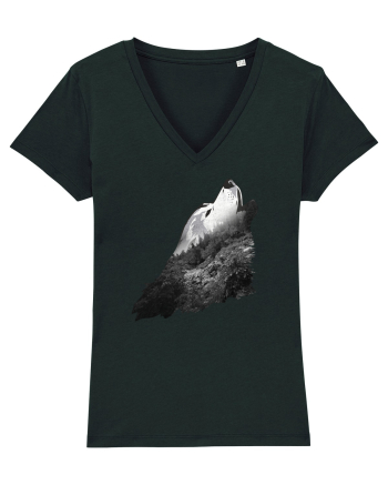 Wolf howling Black