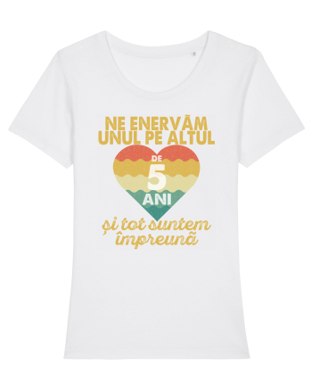 Ne enervam unul pe altul de 5 ani si tot suntem impreuna White