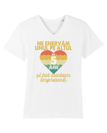 Ne enervam unul pe altul de 5 ani si tot suntem impreuna White