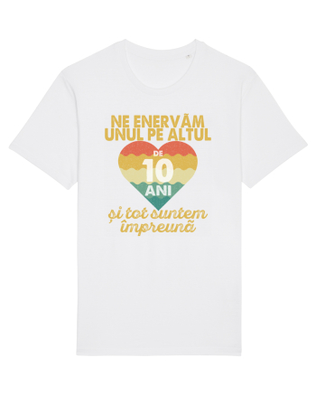 Ne enervam unul pe altul de 10 ani si tot suntem impreuna White