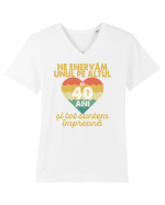 Ne enervam unul pe altul de 40 ani si tot suntem impreuna Tricou mânecă scurtă guler V Bărbat Presenter