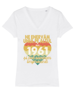 Ne enervam unul pe altul din 1961 si tot suntem impreuna Tricou mânecă scurtă guler V Damă Evoker
