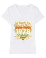 Ne enervam unul pe altul din 1978 si tot suntem impreuna Tricou mânecă scurtă guler V Damă Evoker