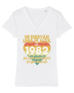 Ne enervam unul pe altul din 1982 si tot suntem impreuna Tricou mânecă scurtă guler V Damă Evoker