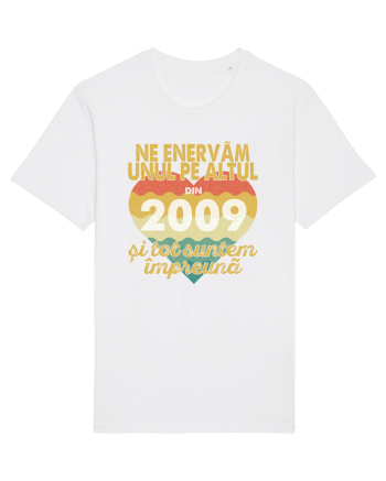 Ne enervam unul pe altul din 2009 si tot suntem impreuna White