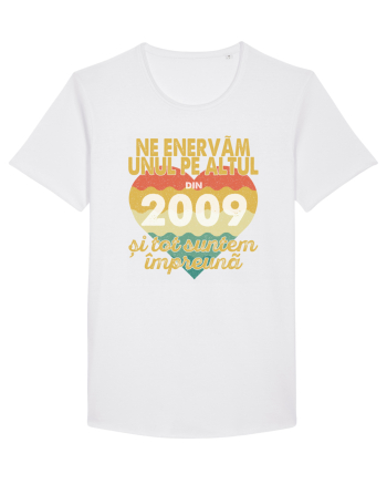 Ne enervam unul pe altul din 2009 si tot suntem impreuna White