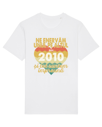 Ne enervam unul pe altul din 2010 si tot suntem impreuna White