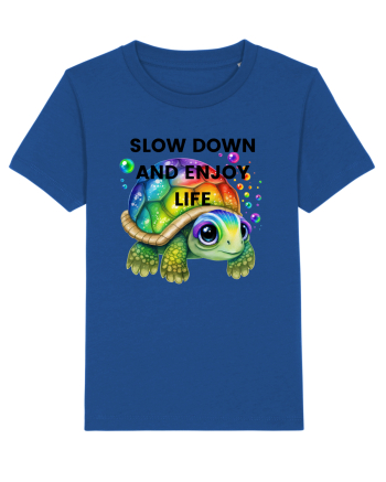 Broasca testoasa pictata in acuarela cu mesajul  Slow Down and Enjoy Life Majorelle Blue
