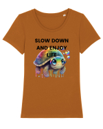 Broasca testoasa pictata in acuarela cu mesajul  Slow Down and Enjoy Life Tricou mânecă scurtă guler larg fitted Damă Expresser