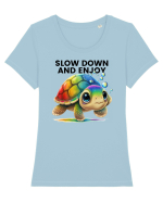 Broasca testoasa pictata in acuarela cu mesajul  Slow Down and Enjoy Life Tricou mânecă scurtă guler larg fitted Damă Expresser