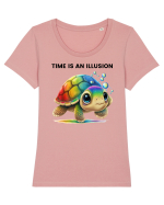 Broasca testoasa pictata in acuarela cu mesajul  Time is an Illusion Tricou mânecă scurtă guler larg fitted Damă Expresser