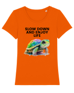 Broasca testoasa pictata in acuarela cu mesajul  Slow Down and Enjoy Life Tricou mânecă scurtă guler larg fitted Damă Expresser