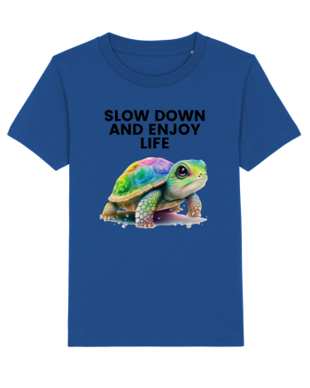 Broasca testoasa pictata in acuarela cu mesajul  Slow Down and Enjoy Life Majorelle Blue