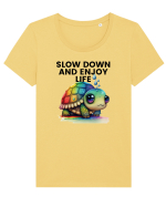 Broasca testoasa pictata in acuarela cu mesajul  Slow Down and Enjoy Life Tricou mânecă scurtă guler larg fitted Damă Expresser