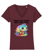 Broasca testoasa pictata in acuarela cu mesajul Take Life Easy but Serious Tricou mânecă scurtă guler V Damă Evoker