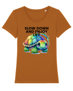 Broasca testoasa pictata in acuarela cu mesajul  Slow Down and Enjoy Life Tricou mânecă scurtă guler larg fitted Damă Expresser