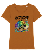 Broasca testoasa pictata in acuarela cu mesajul  Slow Down and Enjoy Life Tricou mânecă scurtă guler larg fitted Damă Expresser