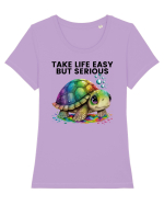 Broasca testoasa pictata in acuarela cu mesajul Take Life Easy but Serious Tricou mânecă scurtă guler larg fitted Damă Expresser
