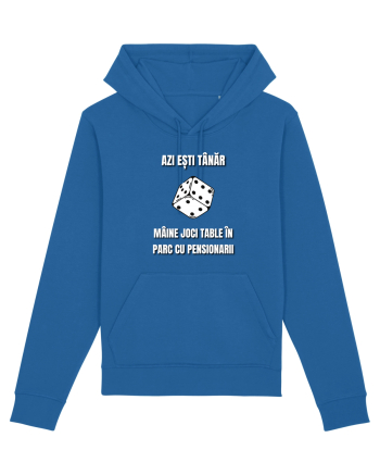 Azi esti tanar maine joci table in parc cu pensionarii Royal Blue