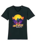 in stil synthwave - Hike more worry less Tricou mânecă scurtă guler V Bărbat Presenter