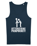 Attenzione Pickpocket! Maiou Bărbat Runs