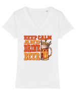 pt iubitorii de bere - Keep calm and drink beer Tricou mânecă scurtă guler V Damă Evoker