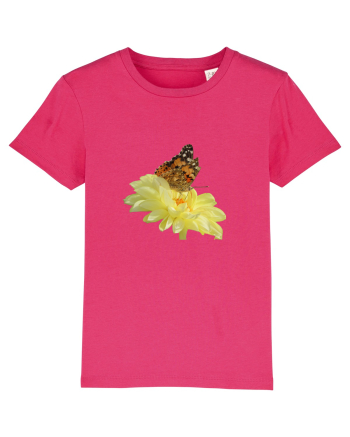 Un fluture si o floare Raspberry