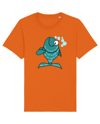 Din Oceanul Pacific a iesit un peste mic Bright Orange
