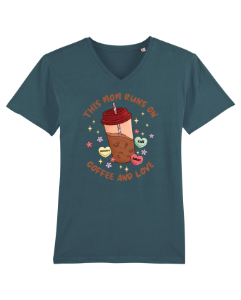 pentru mamele iubitoare de cafea - This mom runs on coffee and love Stargazer