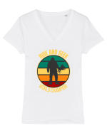 Bigfoot Hide And Seek World Champion Tricou mânecă scurtă guler V Damă Evoker
