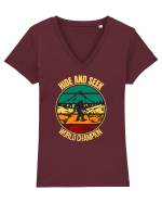 Bigfoot Hide And Seek World Champion Tricou mânecă scurtă guler V Damă Evoker