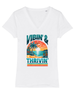 pentru nostalgicii anilor 80 - Vibing and thriving Tricou mânecă scurtă guler V Damă Evoker