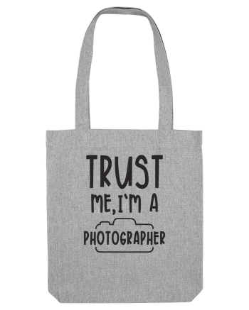 Crede-mă, sunt Fotograf Heather Grey
