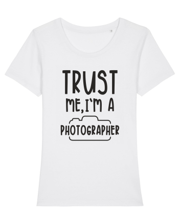 Crede-mă, sunt Fotograf White