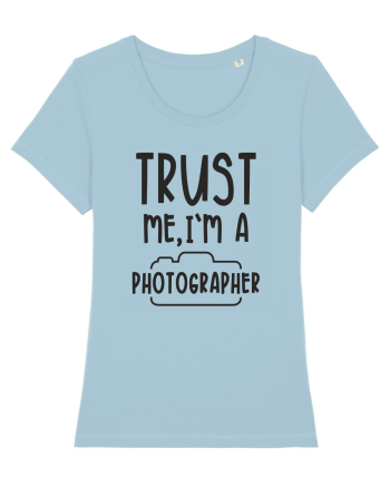 Crede-mă, sunt Fotograf Sky Blue