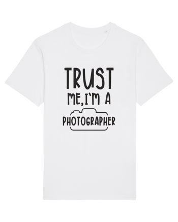 Crede-mă, sunt Fotograf White
